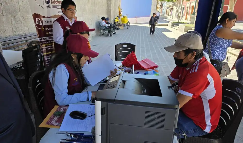 Se ha instalado un módulo de atención en la Plaza de Armas de Moquegua. Fuente: facebook.