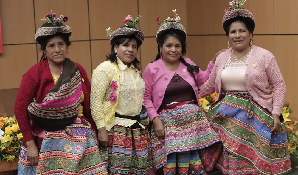 Mujeres indígenas en Perú reciben reconocimiento por su labor en la protección ambiental y el sostenimiento de comunidades rurales