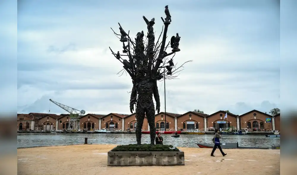 «Amalgam», del artista estadounidense Nick Cave, durante la preinauguración de la 61.ª Bienal de Arte de Venecia, el 6 de mayo de 2026. Foto: AFP. «Amalgam», del artista estadounidense Nick Cave, durante la preinauguración de la 61.ª Bienal de Arte de Venecia, el 6 de mayo de 2026. Foto: AFP.