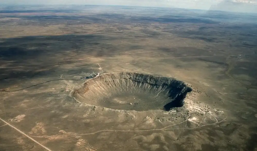 Imagen de un cráter en Arizona resultado del impacto de un meteorito de 50 m. Foto: Dr. Dale Nations, AZGS