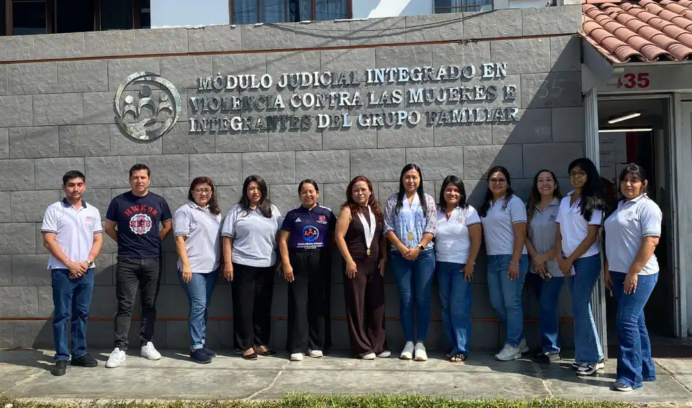 Durante la actividad, se elaboraron informes psicológicos y se encargaron expedientes judiciales, priorizando la respuesta rápida a las víctimas. Fuente: facebook.
