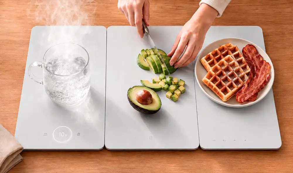 Xiaomi ha lanzado en China la Mijia Folding Warming Board, una innovadora tabla de cocina plegable diseñada para mantener los alimentos calientes y optimizar el servicio en mesa.