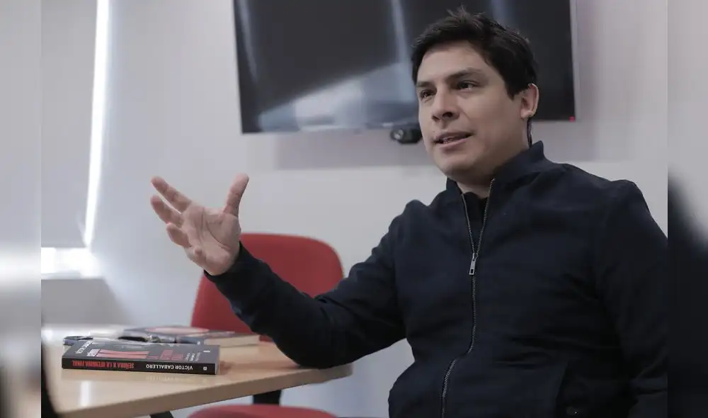 Víctor Caballero, periodista y escritor de Señora K. La ofensiva final.