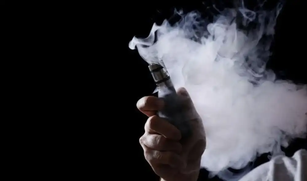 El uso de cigarrillos electrónicos en Perú supera al tradicional, especialmente en jóvenes, alertan especialistas de EsSalud. El uso de cigarrillos electrónicos en Perú supera al tradicional, especialmente en jóvenes, alertan especialistas de EsSalud.