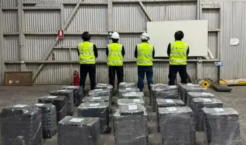 Cargamento de 900 kilos de cocaína hallados en Paita. Cargamento de 900 kilos de cocaína hallados en Paita.