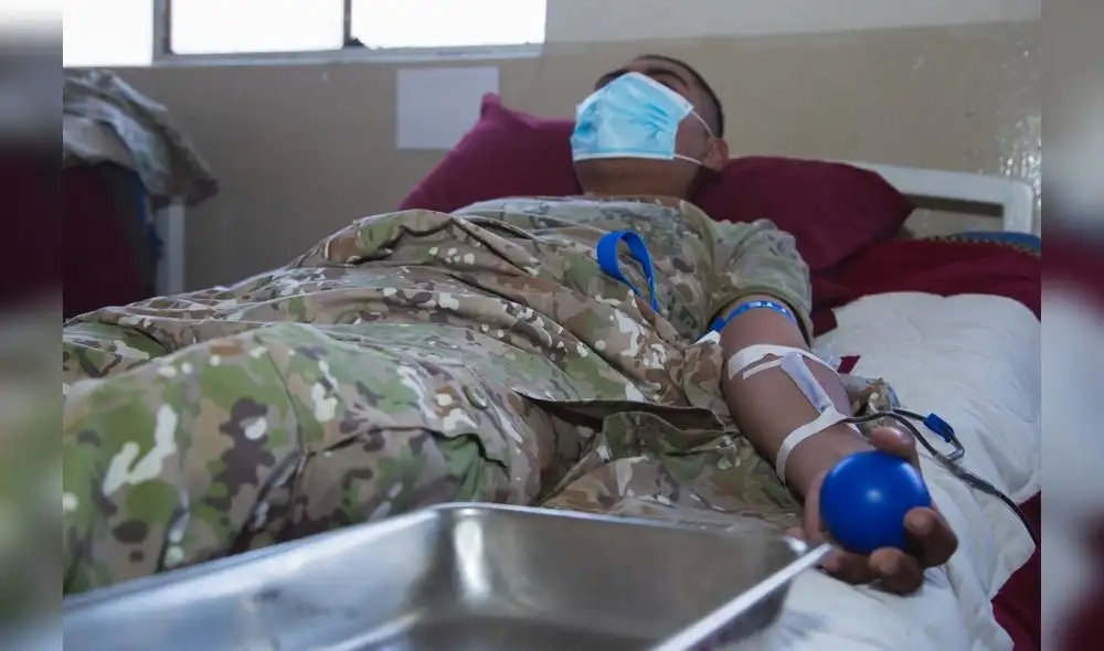 En el Cusco 120 soldados donaron sangre para niños con cáncer.