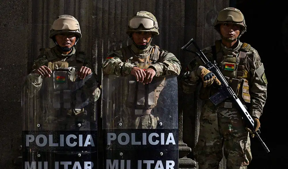 La Policía y las Fuerzas Armadas realizaron operativos para habilitar corredores humanitarios en medio de la crisis.. Foto: AFP.