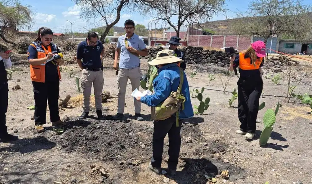 Investigadores de la UNAM y la Universidad Michoacana aclaran que el fenómeno en El Salitre, Michoacán, es un sistema hidrotermal activo, no un volcán ni un géiser. Investigadores de la UNAM y la Universidad Michoacana aclaran que el fenómeno en El Salitre, Michoacán, es un sistema hidrotermal activo, no un volcán ni un géiser.