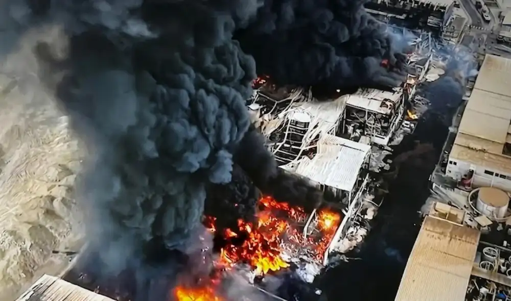 Incendio de gran magnitud en la Panamericana Sur