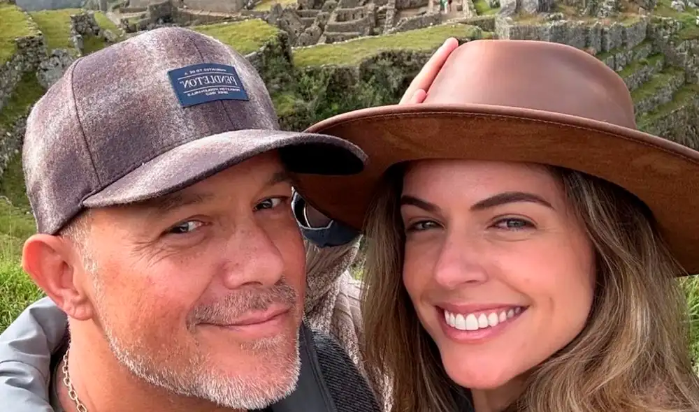 Alejandro Sanz y Stephanie Cayo cuentan con 57 y 38 años respectivamente. Foto: Instagram.