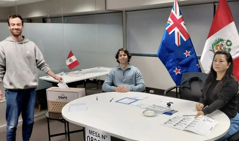 Peruanos en Nueva Zelanda son los primeros en votar esta segunda vuelta electoral Peruanos en Nueva Zelanda son los primeros en votar esta segunda vuelta electoral
