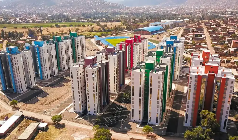Construida para albergar a atletas, la Villa incluía 14 edificios, pero problemas de gestión impiden su transformación en un proyecto habitacional.