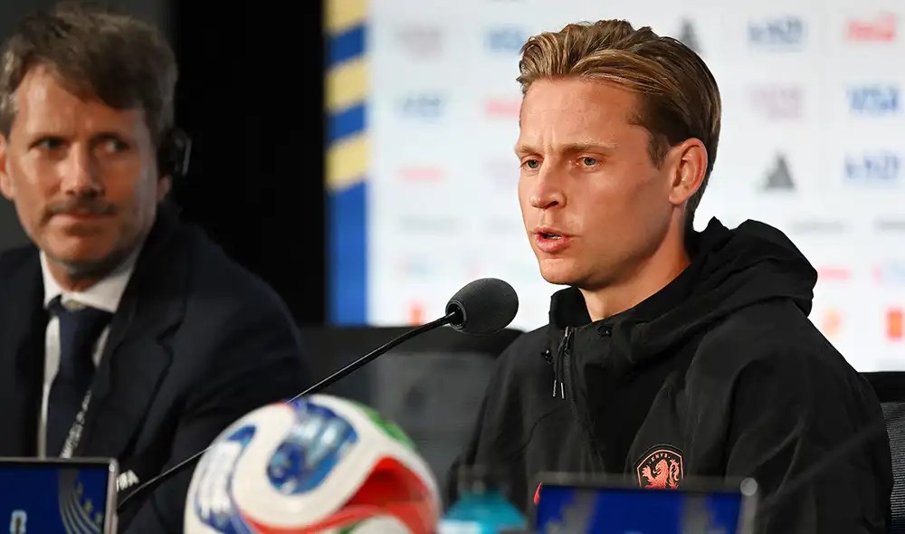 Frenkie De Jong domina el español debido a que lleva varios años jugando en Barcelona. Foto: AFP Frenkie De Jong domina el español debido a que lleva varios años jugando en Barcelona. Foto: AFP