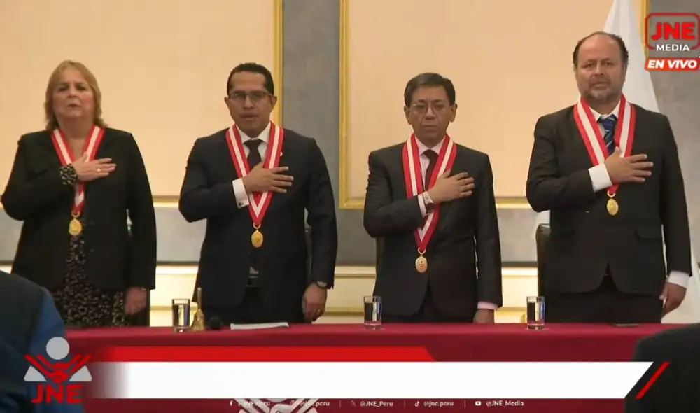 JNE en sesión solemne. Foto: Captura JNE en sesión solemne. Foto: Captura