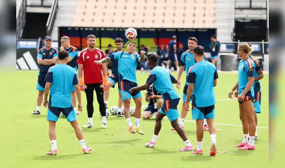 Entrenamiento de España. Foto: AFP.