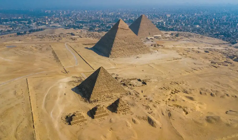 Las pirámides fueron construidas como criptas reales para los faraones a partir de 2630–2610 a. C. Foto: Pyramids Giza Las pirámides fueron construidas como criptas reales para los faraones a partir de 2630–2610 a. C. Foto: Pyramids Giza
