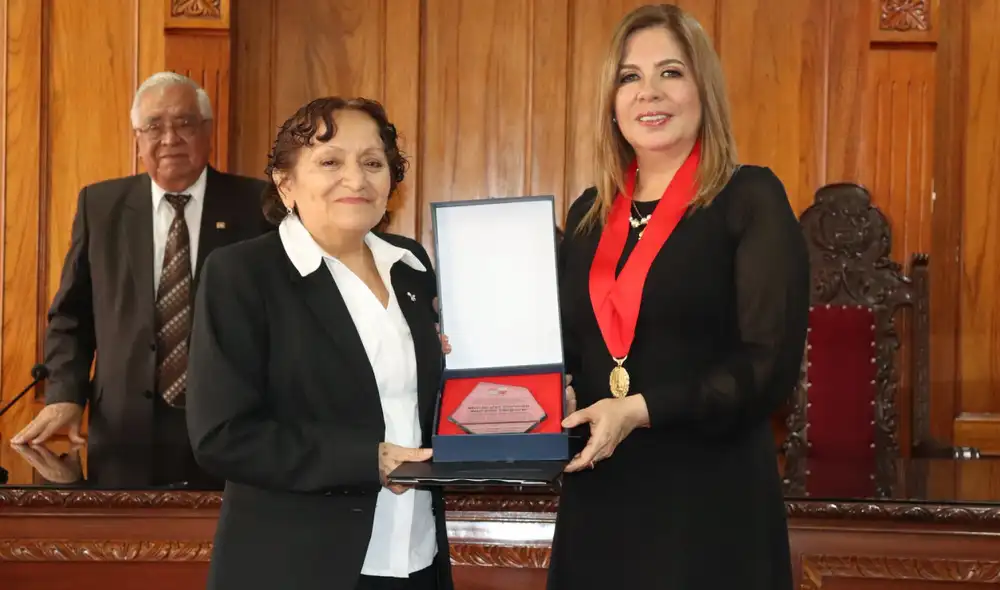 Durante la ceremonia, se destacó la calidad humana y el compromiso de Nureña, quien dejó una huella imborrable en la institución judicial peruana. Fuente: difusión. Durante la ceremonia, se destacó la calidad humana y el compromiso de Nureña, quien dejó una huella imborrable en la institución judicial peruana. Fuente: difusión.