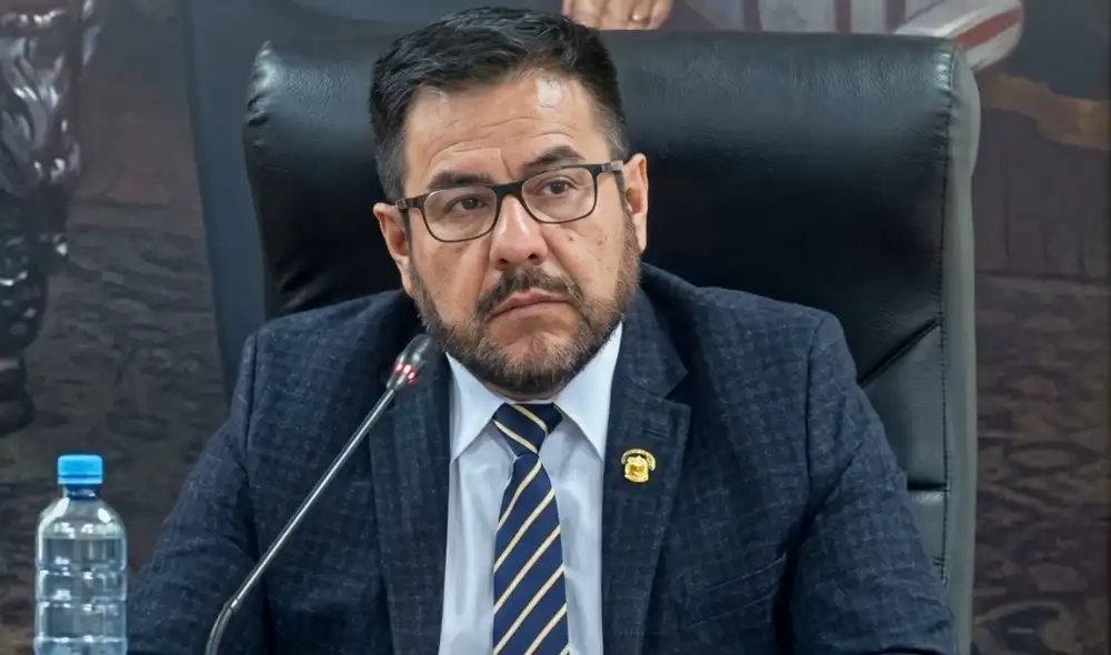 Congresista Carlos Zeballos es investigado por el presunto delito de peculado doloso para otro. Foto: FB Carlos Zeballos