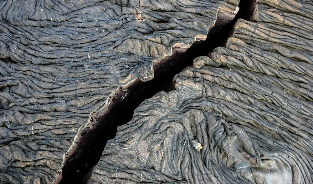 La subducción es un proceso geológico donde una placa tectónica se hunde debajo de otra. Foto: iStock
