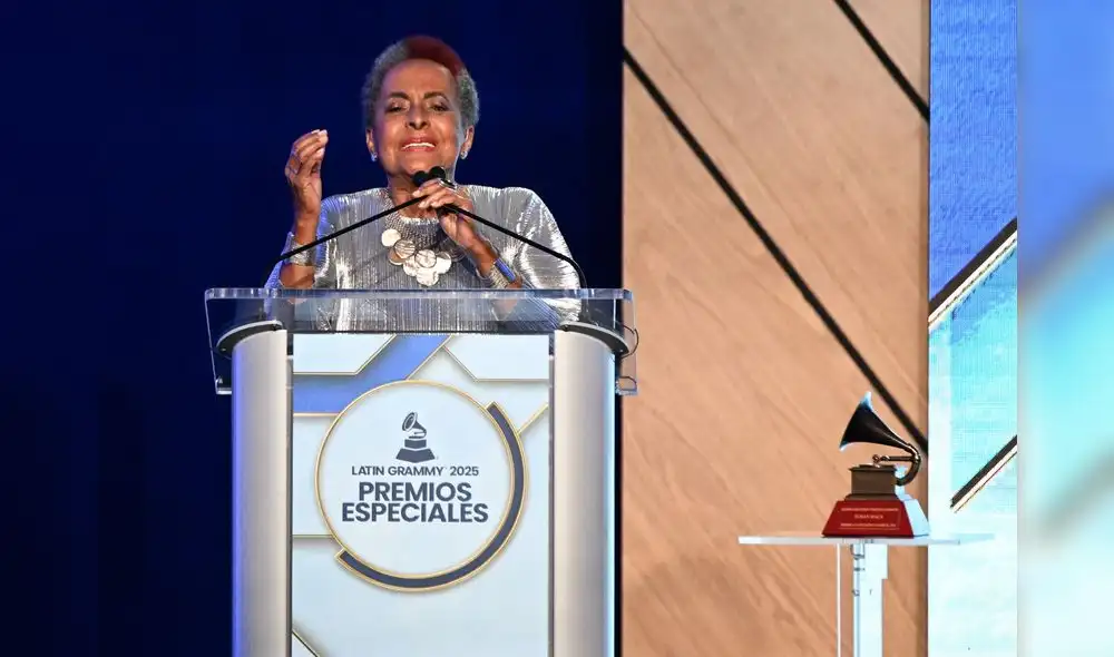 La cantante peruana en la ceremonia de los Grammy 2025.