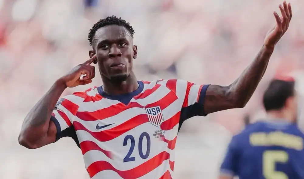 Folarin Balogun anotó el primer gol y se fue expulsado en el segundo tiempo. Foto: FIFA