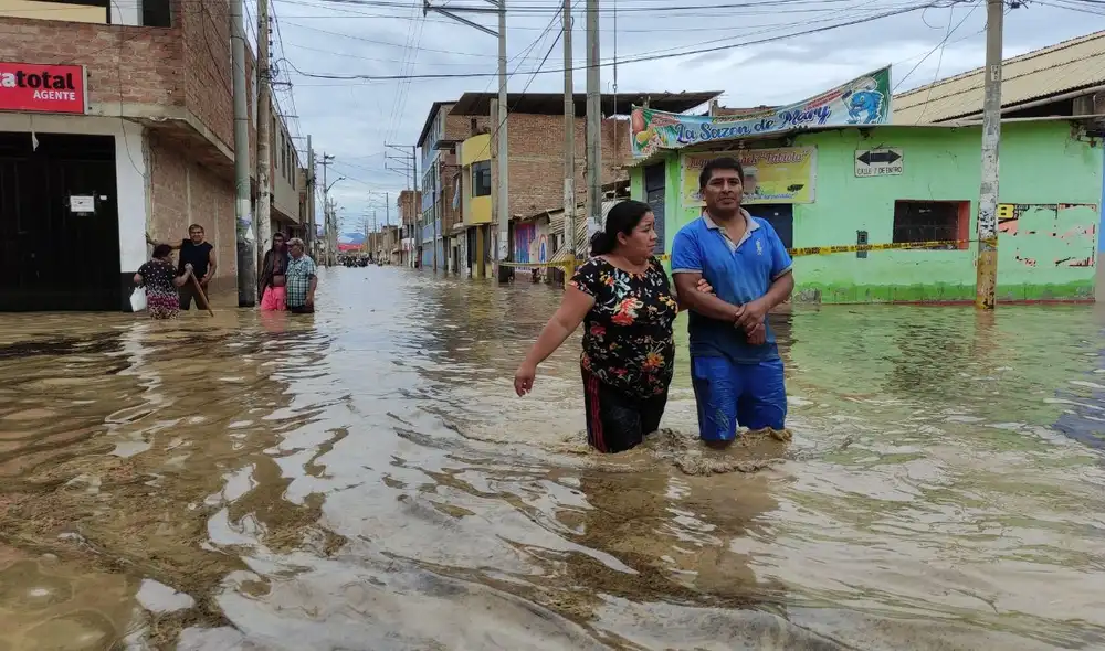 El COER de Lambayeque alerta sobre la escasa participación de alcaldes en reunión clave ante el Fenómeno El Niño, con solo 14 de 38 presentes. Esto plantea riesgos en la gestión de emergencias. El COER de Lambayeque alerta sobre la escasa participación de alcaldes en reunión clave ante el Fenómeno El Niño, con solo 14 de 38 presentes. Esto plantea riesgos en la gestión de emergencias.