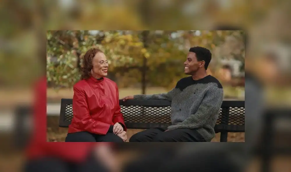 Lonnie Ali y el actor Jaalen Best. Es la primera serie sobre Ali con guion autorizado. Lonnie Ali y el actor Jaalen Best. Es la primera serie sobre Ali con guion autorizado.