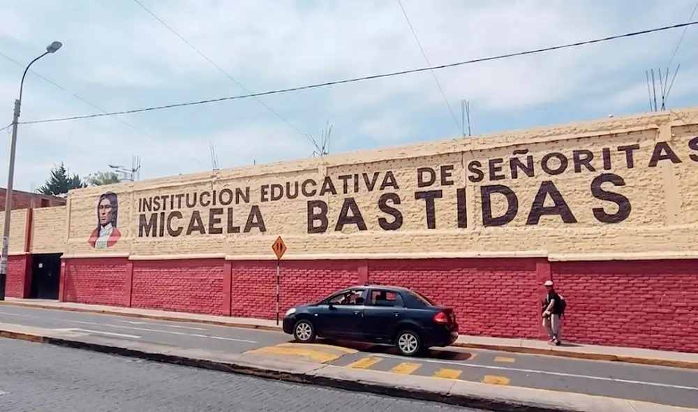 El gerente regional de Educación, Marco Choque, confirmó que el docente fue separado de la institución educativa.