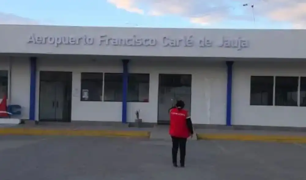 La Contraloría General de la República alertó al MTC sobre los retrasos en la modernización del aeropuerto Francisco Carlé en Jauja, afectando a más de 10 millones de personas.