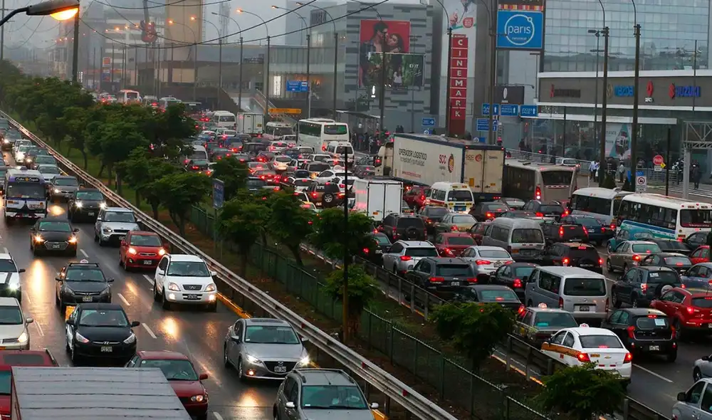 Las pérdidas ocasionadas por los embotellamientos alcanzan los S/30.000 millones al año, según la Asociación Automotriz del Perú (AAP).