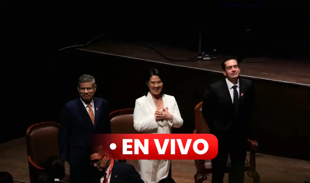 Keiko Fujimori acompañada de Luis Galarreta y Miguel Torres recibirán sus credenciales. Foto: Carlos Felix / LR