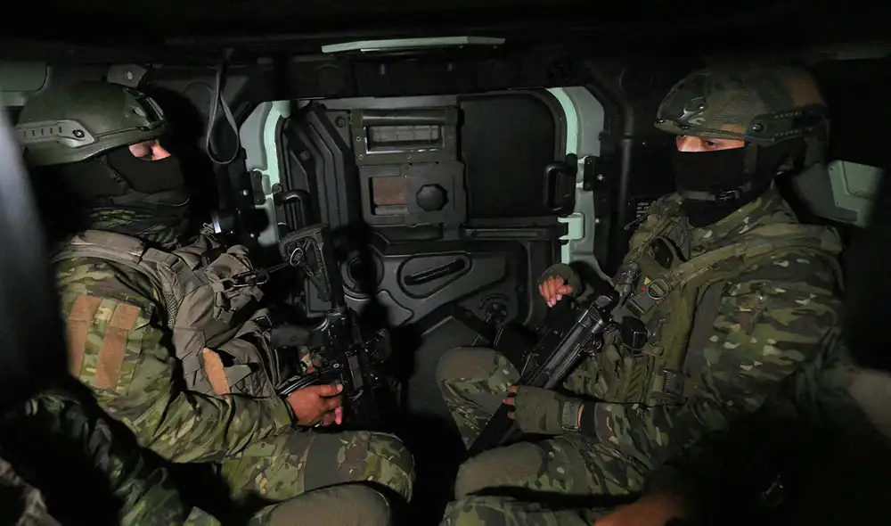 El plan redefine la seguridad y destaca la intervención militar en las calles y cárceles, con 31,000 soldados desplegados. Foto: AFP. El plan redefine la seguridad y destaca la intervención militar en las calles y cárceles, con 31,000 soldados desplegados. Foto: AFP.