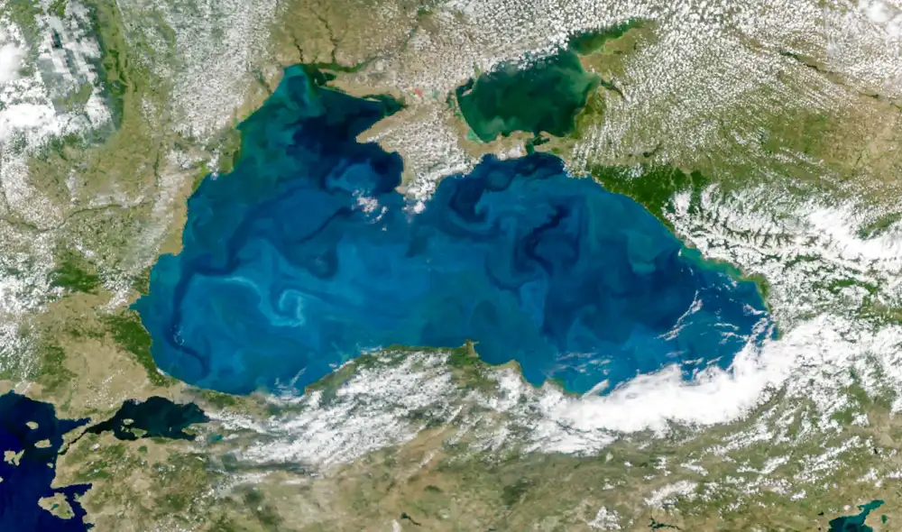 El satélite PACE capturó una imagen de las coloridas aguas del Mar Negro. Foto: NASA El satélite PACE capturó una imagen de las coloridas aguas del Mar Negro. Foto: NASA