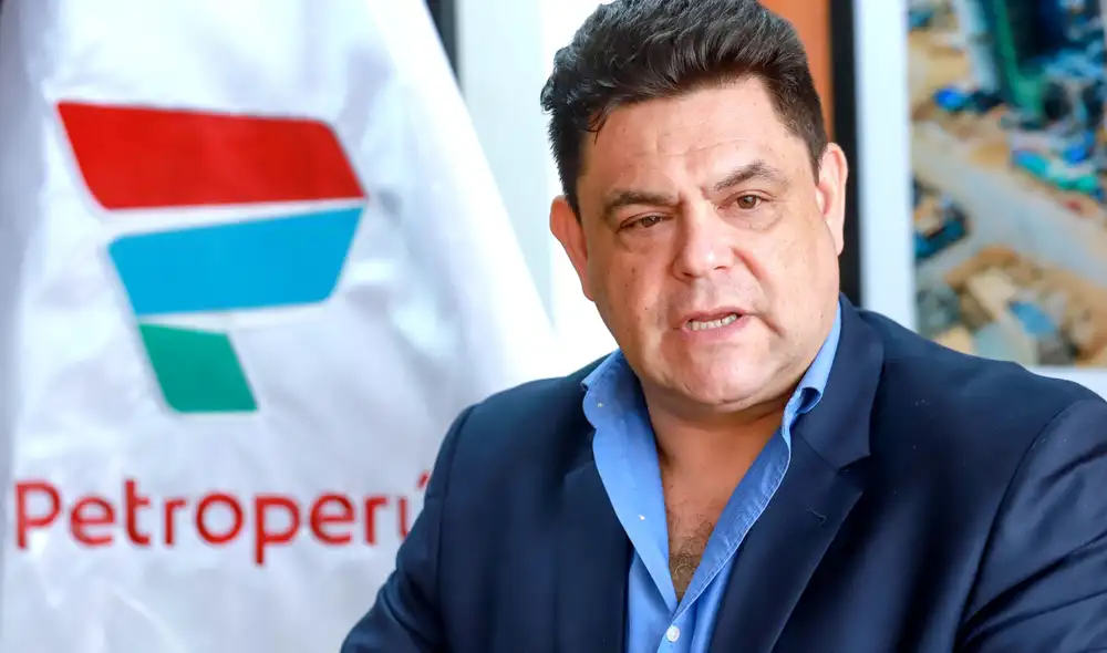 El presidente del directorio de PetroPerú afirma que la falta de liquidez limita la operación de la refinería de Talara y plantea retos para la sostenibilidad de la compañía.