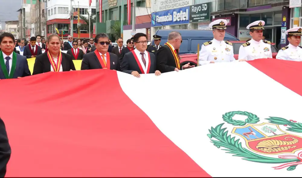 La ceremonia culminó con el desfile de Fiestas Patrias. Foto: difusión.