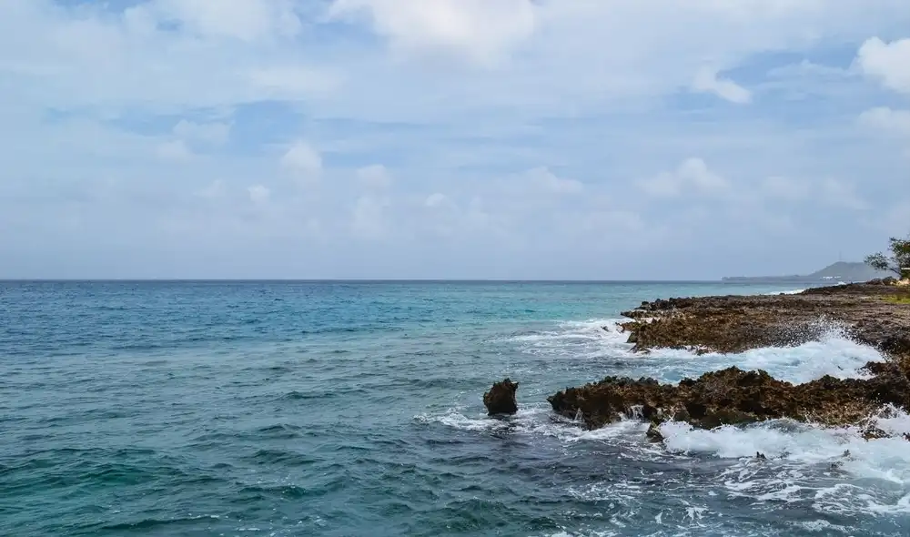 Cambios silenciosos afectan la salinidad del océano Índico sur, un fenómeno que lleva más de 50 años y que podría alterar la circulación oceánica y el clima global. Cambios silenciosos afectan la salinidad del océano Índico sur, un fenómeno que lleva más de 50 años y que podría alterar la circulación oceánica y el clima global.