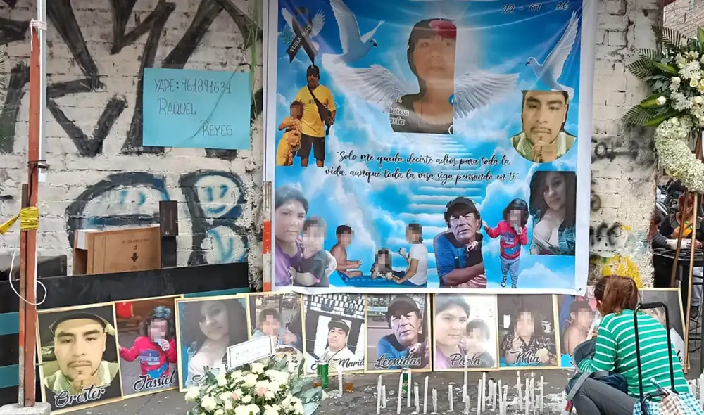 Destino final. En el lugar donde ocurrió la tragedia, familiares de los cinco niños fallecidos muestran fotografías de las víctimas. La mayoría había disfrutado un día de playa en Agua Dulce, el domingo, junto con sus padres. Foro. La República