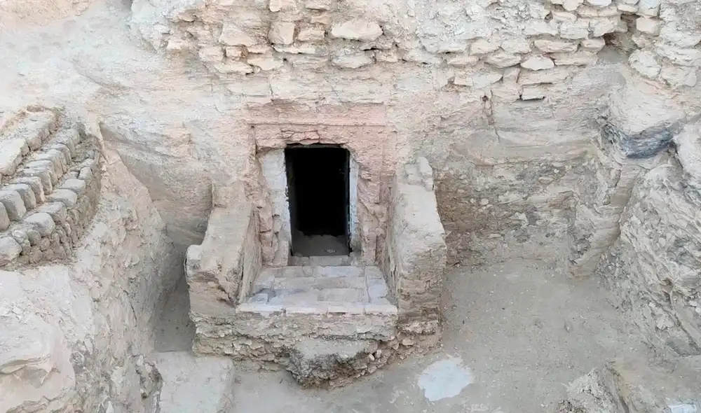 Una tumba egipcia antigua hasta ahora desconocida fue hallada en la necrópolis tebana. Foto: Ministerio de Turismo y Antigüedades de Egipto