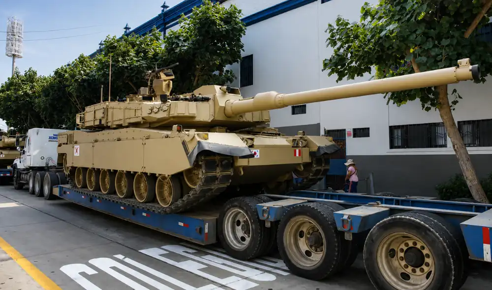 Los tanques coreanos K2 "Black Panther" fueron estacionados en la avenida del Ejército, pero no se les permitió desfilar. Foto: Carlos Felix  / URPI-LR