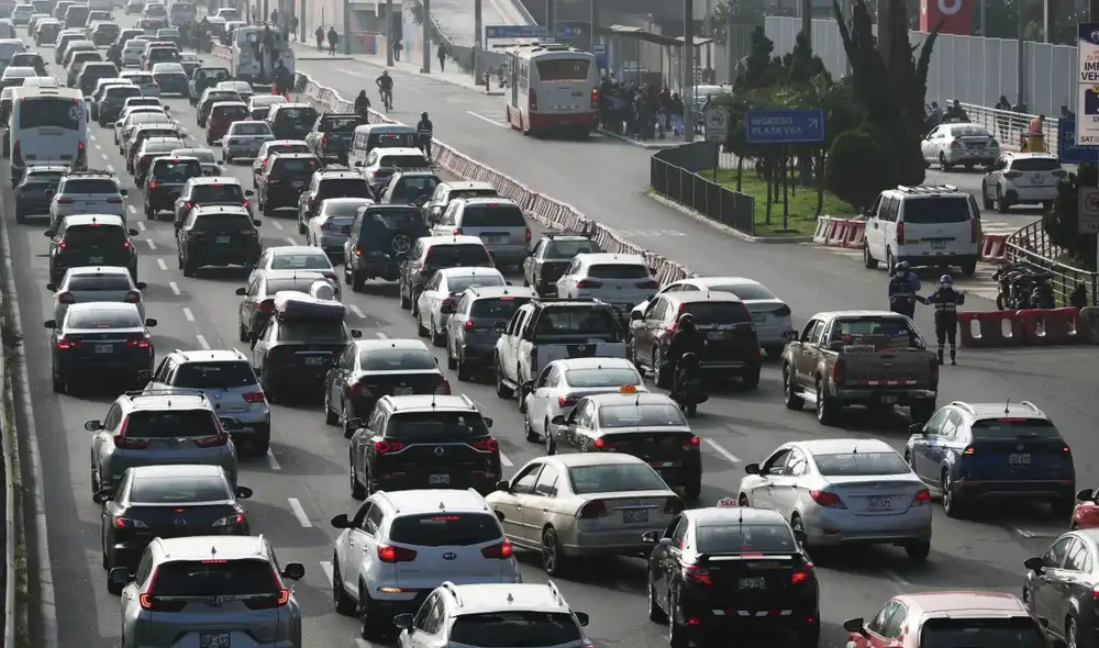 Flujo vehicular creció 4,3% en mayo y acumula 40 meses de expansión. Flujo vehicular creció 4,3% en mayo y acumula 40 meses de expansión.