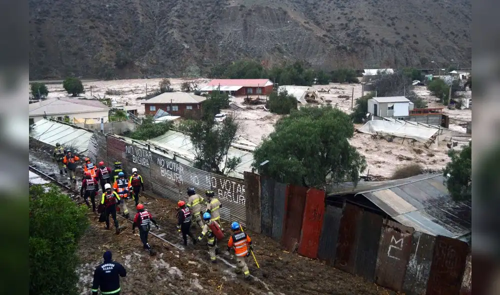 Un temporal en Chile causa la muerte de dos personas en Panguipulli, Región de Los Ríos, tras la caída de un árbol sobre su vehículo