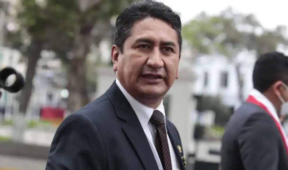 Interpol elimina orden de ubicación y captura contra Vladimir Cerrón Interpol elimina orden de ubicación y captura contra Vladimir Cerrón