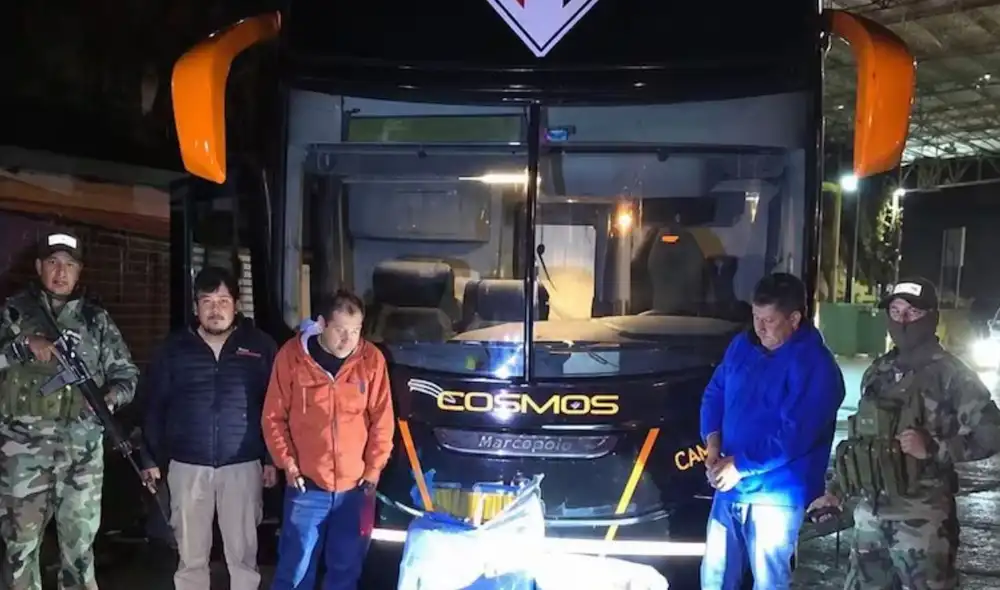 Incautaron 86 kilos de marihuana en el bus que trasladaba al equipo de Sao Paulo. Foto: Red Uno Incautaron 86 kilos de marihuana en el bus que trasladaba al equipo de Sao Paulo. Foto: Red Uno