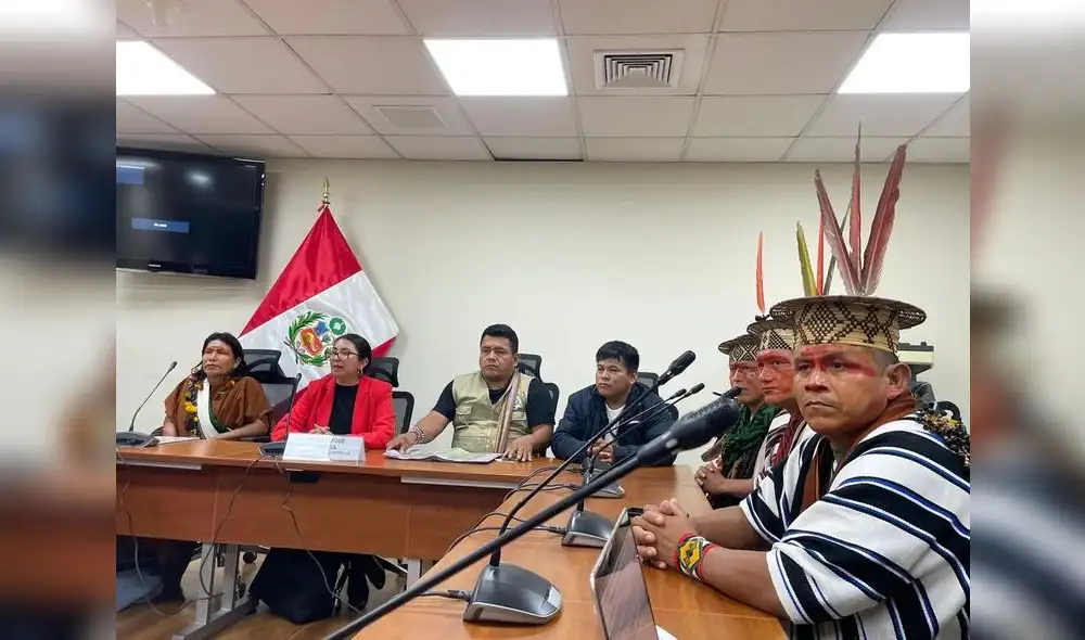 Líderes ashaninka de Perú y Brasil. Líderes ashaninka de Perú y Brasil.