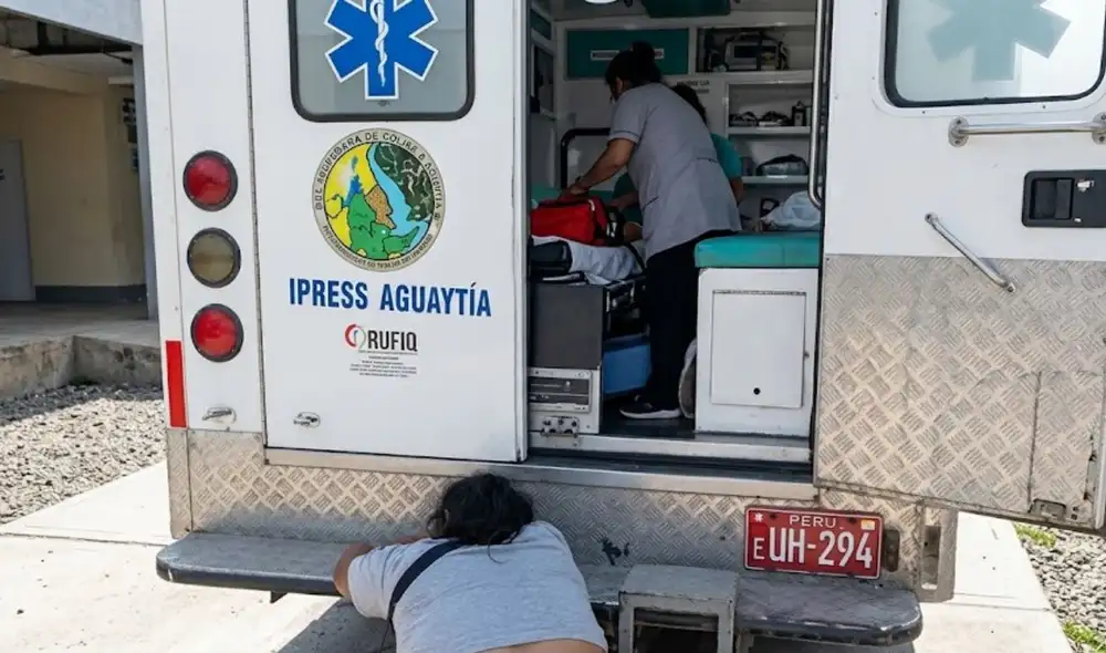 Un paciente con accidente cerebrovascular falleció en una ambulancia en Ucayali debido al bloqueo de la carretera Federico Basadre, lo que retrasó su atención médica urgente. Un paciente con accidente cerebrovascular falleció en una ambulancia en Ucayali debido al bloqueo de la carretera Federico Basadre, lo que retrasó su atención médica urgente.