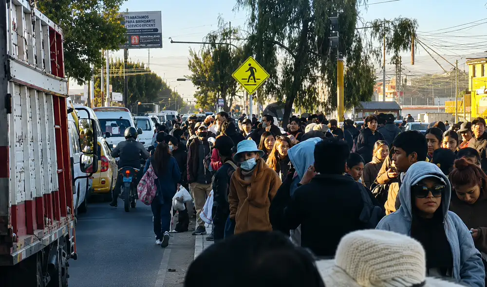 El transporte público en Arequipa amaneció paralizado este viernes, tras la falta de acuerdos entre las seis concesionarias del SIT y la Municipalidad Provincial. Esta situación complicó el desplazamiento de miles de ciudadanos. El transporte público en Arequipa amaneció paralizado este viernes, tras la falta de acuerdos entre las seis concesionarias del SIT y la Municipalidad Provincial. Esta situación complicó el desplazamiento de miles de ciudadanos.