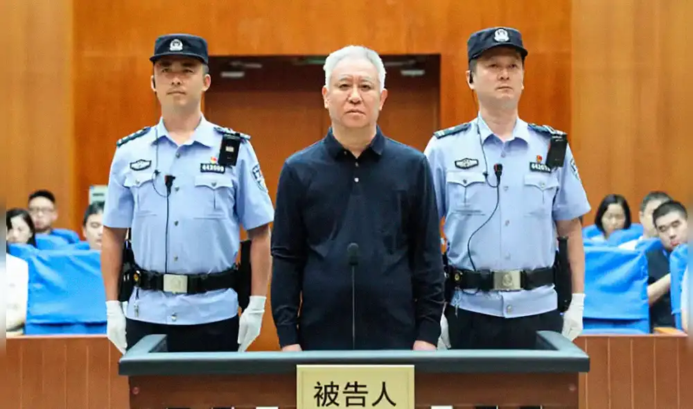 El tribunal le retiró los derechos políticos de por vida, confiscó sus bienes y ordenó la recuperación de ganancias ilícitas. Foto: Shenzhen Intermediate People's C El tribunal le retiró los derechos políticos de por vida, confiscó sus bienes y ordenó la recuperación de ganancias ilícitas. Foto: Shenzhen Intermediate People's C