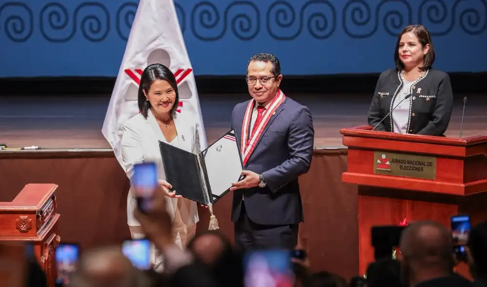 La presidenta Keiko Fujimori recibió su credencial en una ceremonia que costó al JNE S/ 149,249.82. Foto: difusión