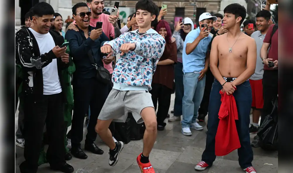 En Ciudad de México. Un joven hace un gesto hacia su oponente. Foto: AFP. En Ciudad de México. Un joven hace un gesto hacia su oponente. Foto: AFP.