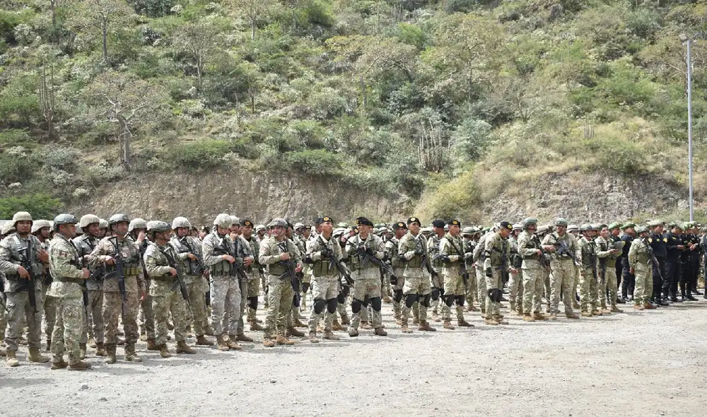 En el terreno. Efectivos del Ejército pertenecientes al CUPAZ desplegados en la zona de Hualanga, Pataz (La Libertad), en una propiedad de la compañía aurífera Poderosa. En el terreno. Efectivos del Ejército pertenecientes al CUPAZ desplegados en la zona de Hualanga, Pataz (La Libertad), en una propiedad de la compañía aurífera Poderosa.